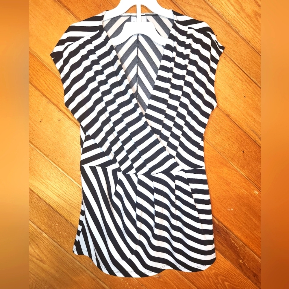 Worthington small stretch cinched waist black and white striped v neck blouse